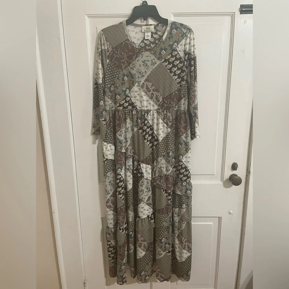 The Kings Daughter Boutique Patchwork Long Sleeve Dress!! - Picture 1 of 5